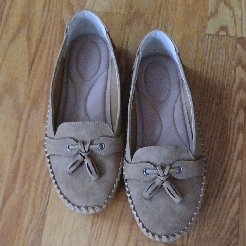 NWOT Faux Suede Moccasins ■ Size 38